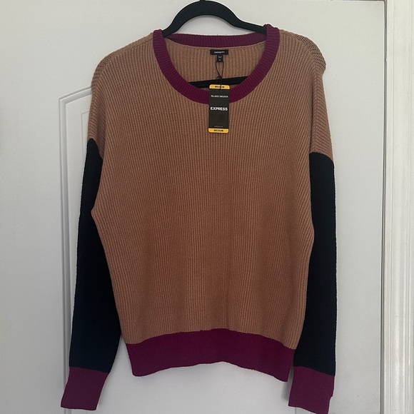 NWT Express Women's Relaxed Sweater Tan/Black/Fuchsia Sz M - Picture 2 of 8